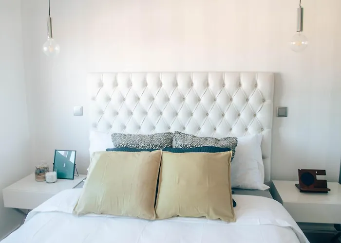 Shoreline Apartman *